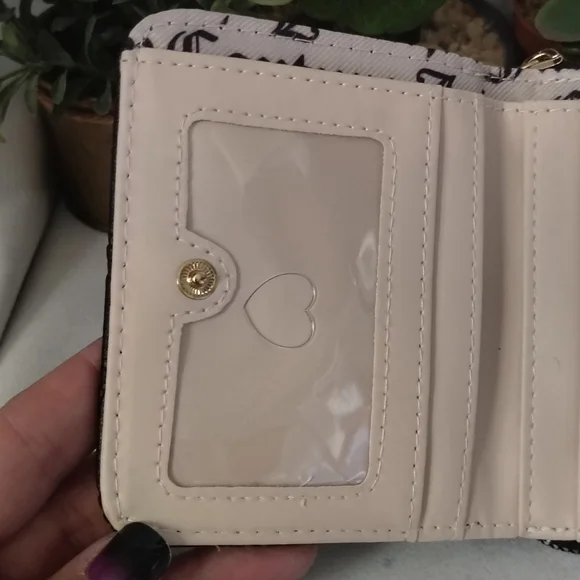 Juicy Couture Small Black Wallet EUC - Picture 5 of 14